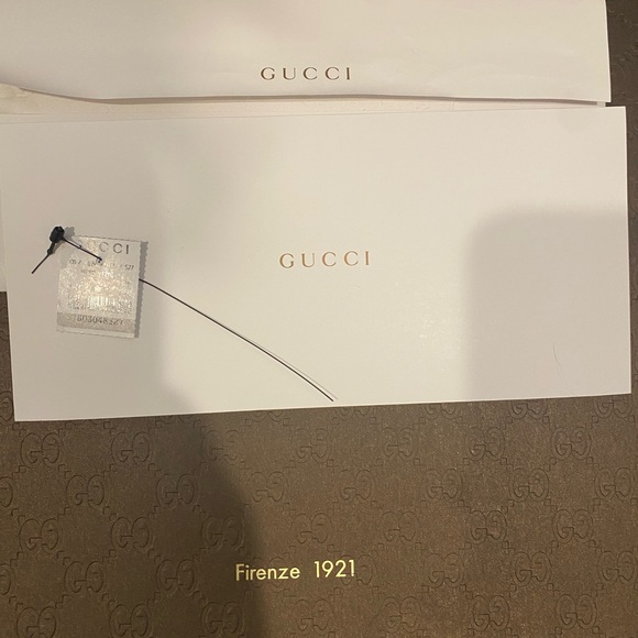 Excellent, barely used Gucci bag. - Picture 5 of 11